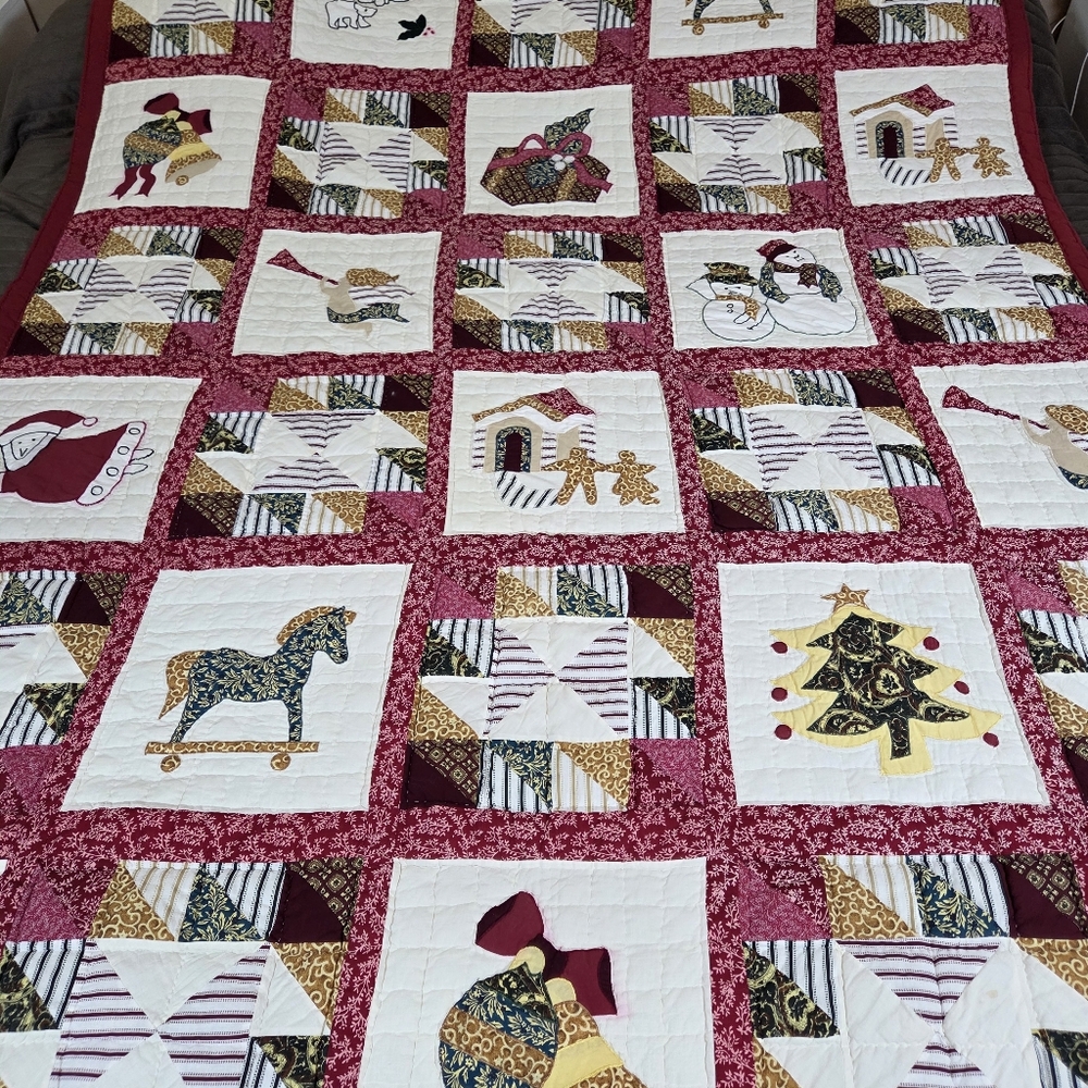 Christmas Handmade Quilt Throw 66”x 88” Red Green Patchwork
